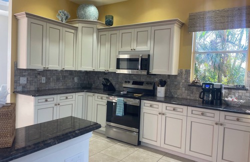 Saint James City House | 3634 Bayview Avenue (Paradise): 3 BR, 2.5 BA in Saint James City, Sleeps 8