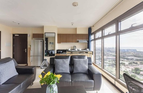 Pasay Condo | 36G Penthouse, Radiance Manila Bay