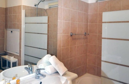 Le Rouet Apartment | 37 m² very bright - quiet - central area