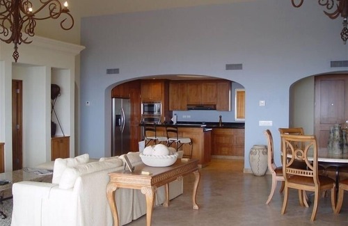 Zona Hotelera Villa | 3700 Sf Oceanfront Penthouse in Cabo Mexico - Las Mananitas