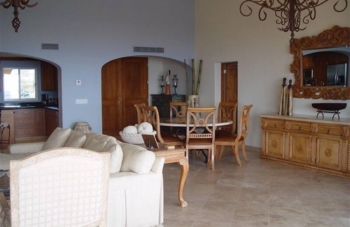 Zona Hotelera Villa | 3700 Sf Oceanfront Penthouse in Cabo Mexico - Las Mananitas