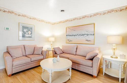 Fenwick Island Apartment | 37534 Lighthouse Rd #202