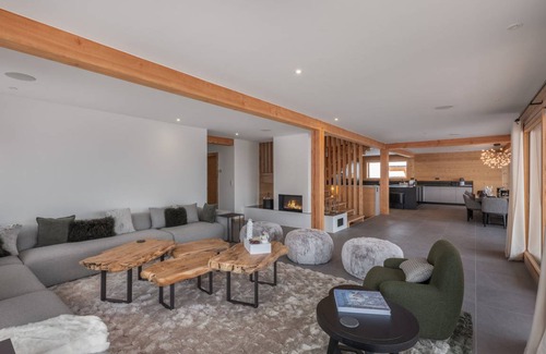Combloux Ski Chalet | 378 m² Chalet ∙ 5 bedrooms ∙ 12 guests