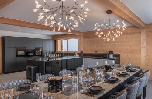 Combloux Ski Chalet | 378 m² Chalet ∙ 5 bedrooms ∙ 12 guests