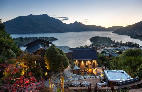Queenstown Villa | 38 Edinburgh by MajorDomo