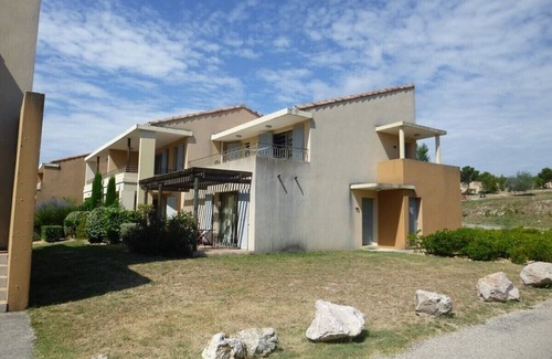 Saumane-de-Vaucluse Apartment | 38 m² apartment with terrace in the heart of a Golf course with bar and restaurant