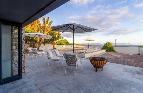 Westcliff House | 38 on Westcliff
