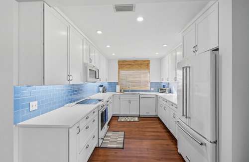 Boca Grande House | 380 Tarpon - 3 bed - 2 bath - in the Village - close to everything - Historic Home