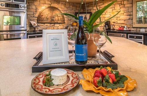 Golden Rectangle House | 3800 Sticks and Stones ~ Large, Luxurious Home