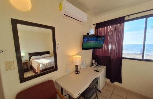 San Felipe Hotel | #39 Bungalow Seaside Hotel & Victors RV Park