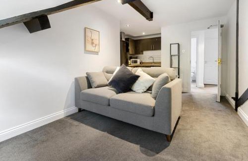 Exeter Apartment | 3A The Courtyard - Apartment for Business, Leisure or Relocation