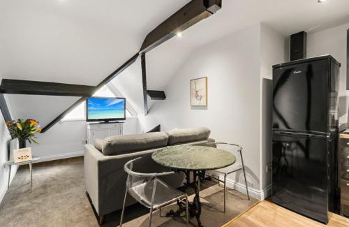 Exeter Apartment | 3A The Courtyard - Apartment for Business, Leisure or Relocation