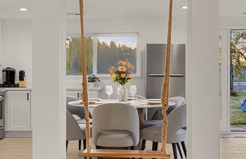 Bremerton House | 3B2B Lower Unit Amazing Oceanfront & Rainier Views