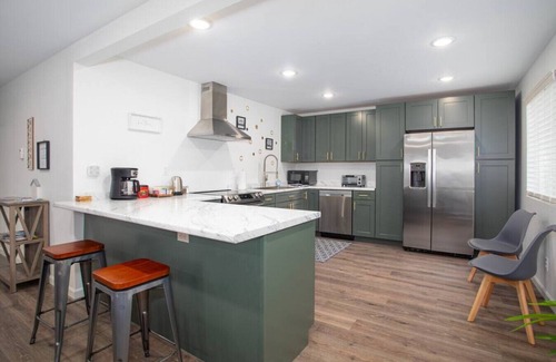 College House | 3b2b newly remodeled modern Fairbanks house close to everything
