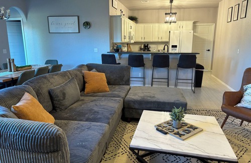 Oklahoma City House | 3B2B trendy house in OKC with WiFi, garage, W/D, kid toys, close to attractions