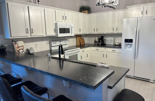 Oklahoma City House | 3B2B trendy house in OKC with WiFi, garage, W/D, kid toys, close to attractions