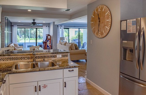 Sandestin Cottage | 3BD 3BA Seascape sleeps 8, 6 Seater Golf cart Miramar beach access