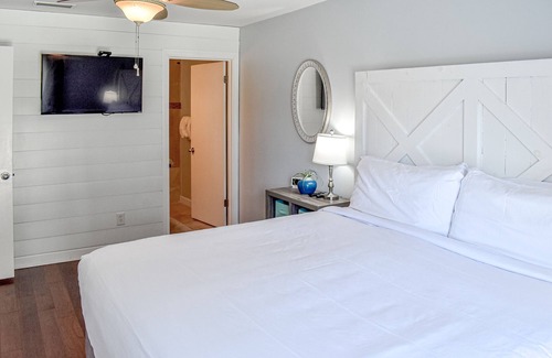 Sandestin Cottage | 3BD 3BA Seascape sleeps 8, 6 Seater Golf cart Miramar beach access