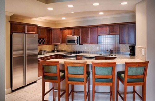 Fort Walton Beach - Destin Hotel | 3BD Deluxe/Destin - Pool View, Beach Access, and Shopping