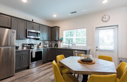 Atlanta House | 3Bd Flex - Townhome Near Beltline & Truist Park