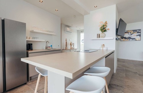 Willemstad Condo | 3BD Penthouse w/Jacuzzi ONE Mambo 40 by Bocobay