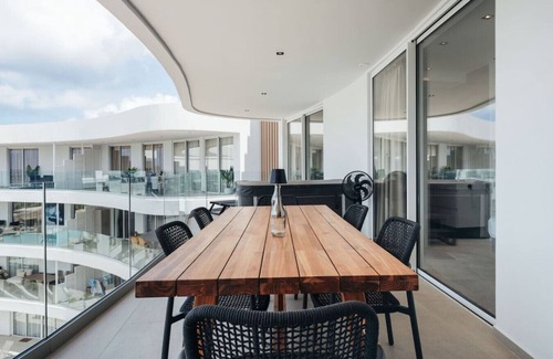 Willemstad Condo | 3BD Penthouse w/Jacuzzi ONE Mambo 40 by Bocobay