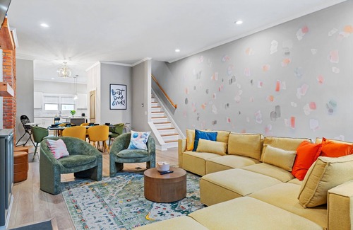 Bloomfield House | 3BD w/Rooftop & BBQ - 7 Mins to Downtown Pittsburgh