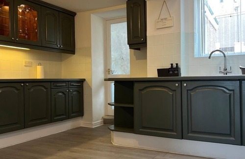 Holyhead House | 3BDR Home in Central Holyhead