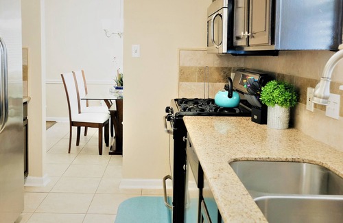 Stafford House | 3Bdrm 2.5Bath 5Beds - Near Downtown