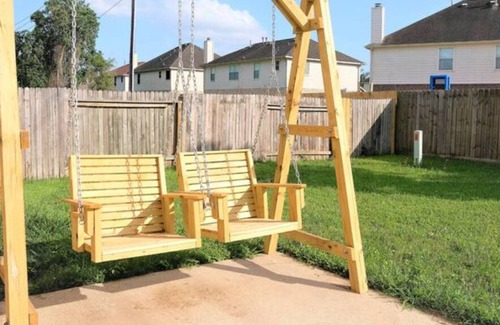 Stafford House | 3Bdrm 2.5Bath 5Beds - Near Downtown