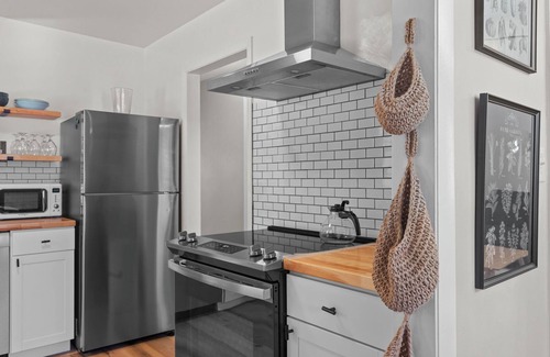 Jacksonville House | 3Bed 1.5 Bath 10 Min to Base