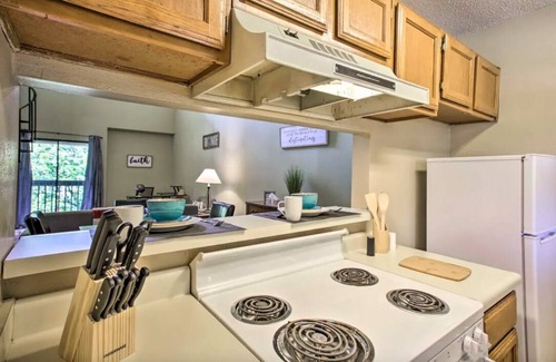 Highlands - Perkins Condo | 3Bed/3Bath Condo 3 miles from LSU