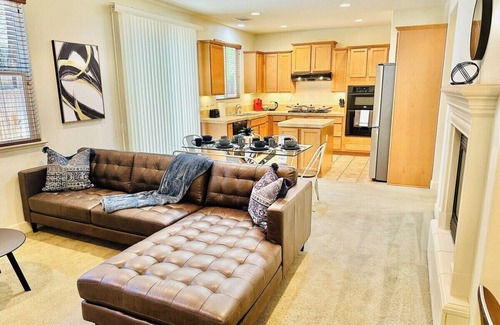 Reno House | 3Bedroom/2.5Bathroom/Sleeps11/LT