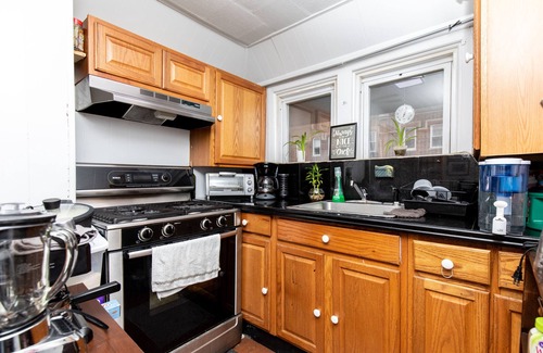 West New York House | 3Bedroom near to NYC Parking-balcony NY-View 2