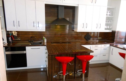 Vienna Apartment | 3bedrooms, 8 - 10 pax, Air-Conditioning, Cable TV, Wifi, 10 min to City Centre