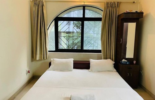 Koregaon Park Apartment | 3BHK AC Flat in Prime Location of Koregaon Park