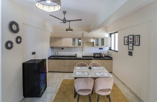 Karjat Hotel | 3BHK w/Pool - Sunset Palazzo by Universe Villas