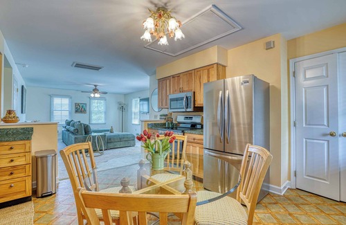 Easton Apartment | 3Br/1Ba Pondview Langsdale House - A Historic Stay with Heart