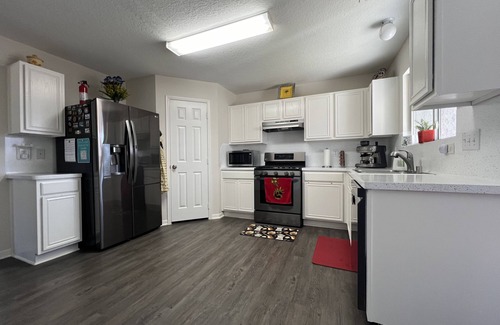 Humble House | 3BR/2B Home Away From Home · 2.5mi to IAH