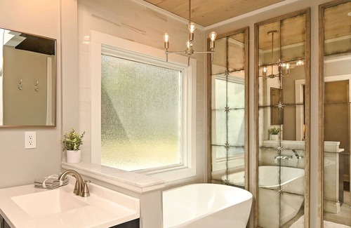 Judson House | 3BR/2Ba, luxurious soaking tub - 5 min drive to downtown Greenville