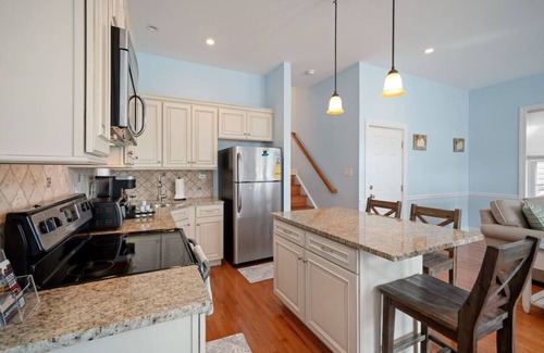 Gold Coast House | 3BR/2BA Modern Beach Home