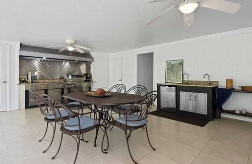 Lake Park House | 3Br/2Bath Coquina Sands Pool home - walk/bike to beach and town