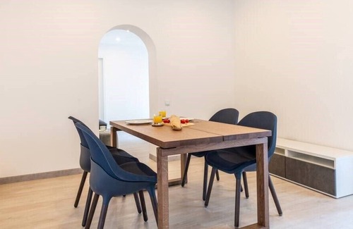 La Vila Olimpica del Poblenou Apartment | 3BR - 2BH SUNNY APARTMENT 10 min WALK from the BEACH
