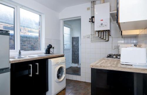 Stoke-on-Trent House | 3br-7guests-freeparking-pets-towncentre