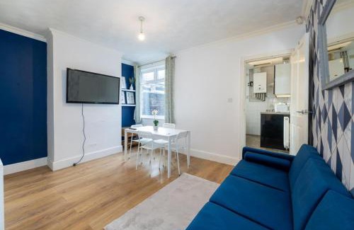 Stoke-on-Trent House | 3br-7guests-freeparking-pets-towncentre