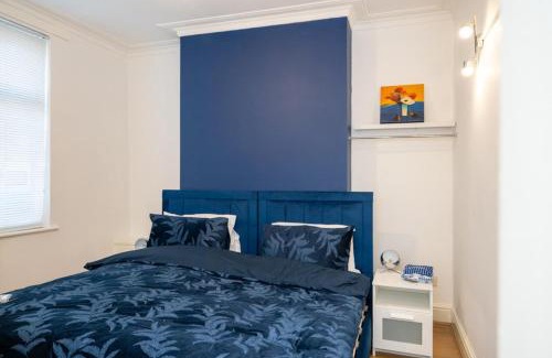 Stoke-on-Trent House | 3br-7guests-freeparking-pets-towncentre