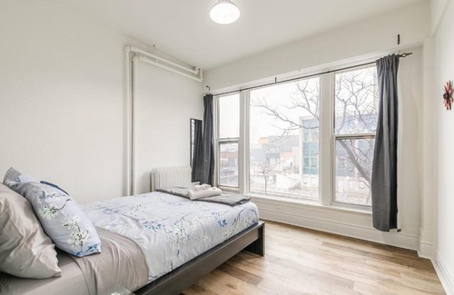 Hamilton Apartment | 3BR Apt with Netflix - Near King street