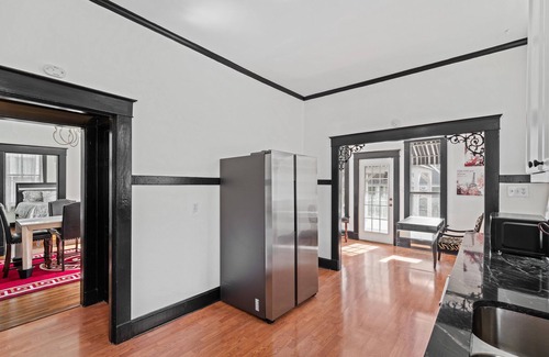 East Midtown House | 3BR Beautiful Home in Midtown/Central Gardens