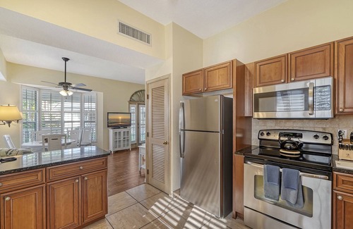 Whitney Beach Cottage | 3BR Cottage- Footsteps to the Sand