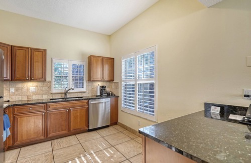 Whitney Beach Cottage | 3BR Cottage- Footsteps to the Sand